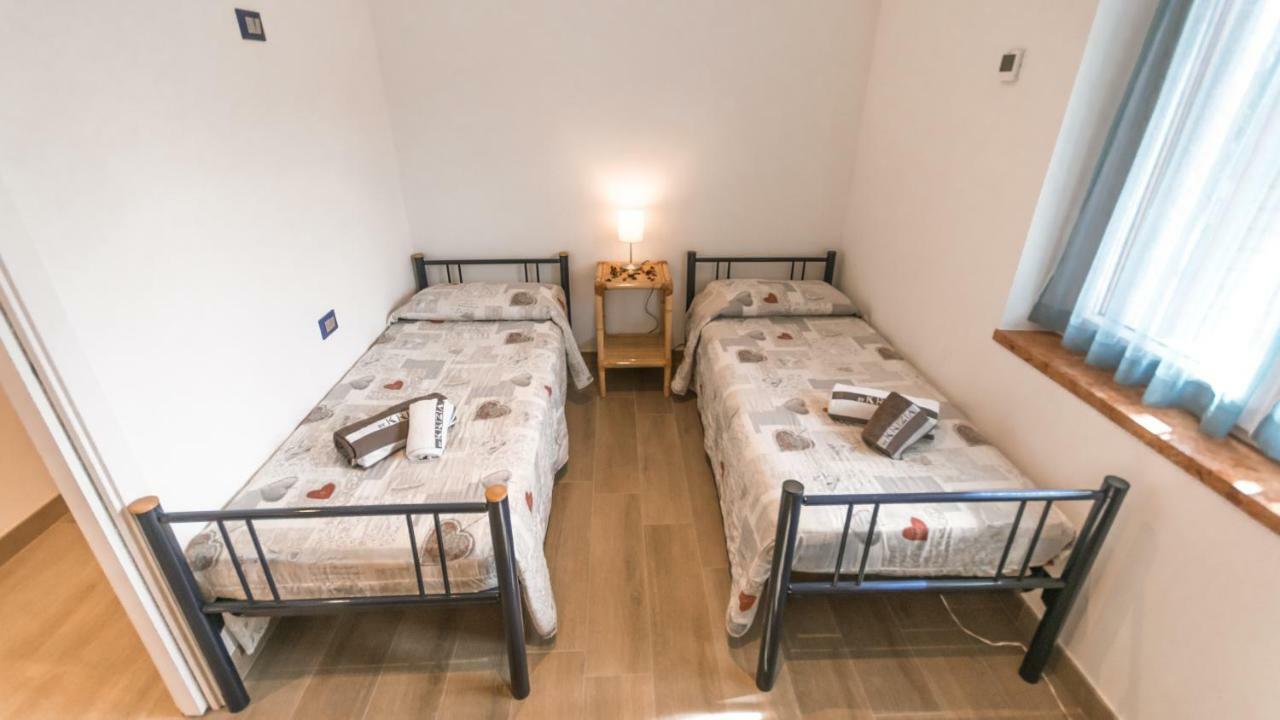 Villa Casa Guetti Terme Di Comano Comano Terme Exterior foto